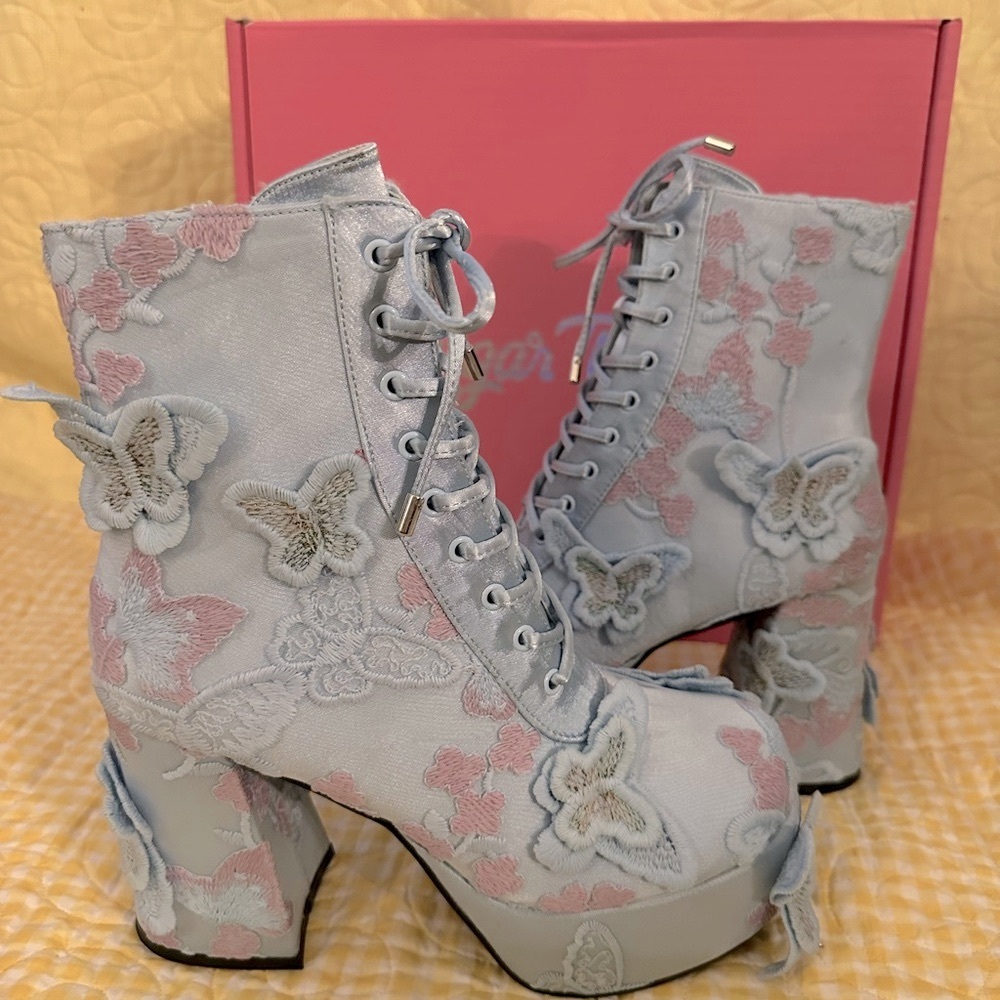 NIB Sold Out Sugar Thrillz Take Me Away Butterfly Platform Boots